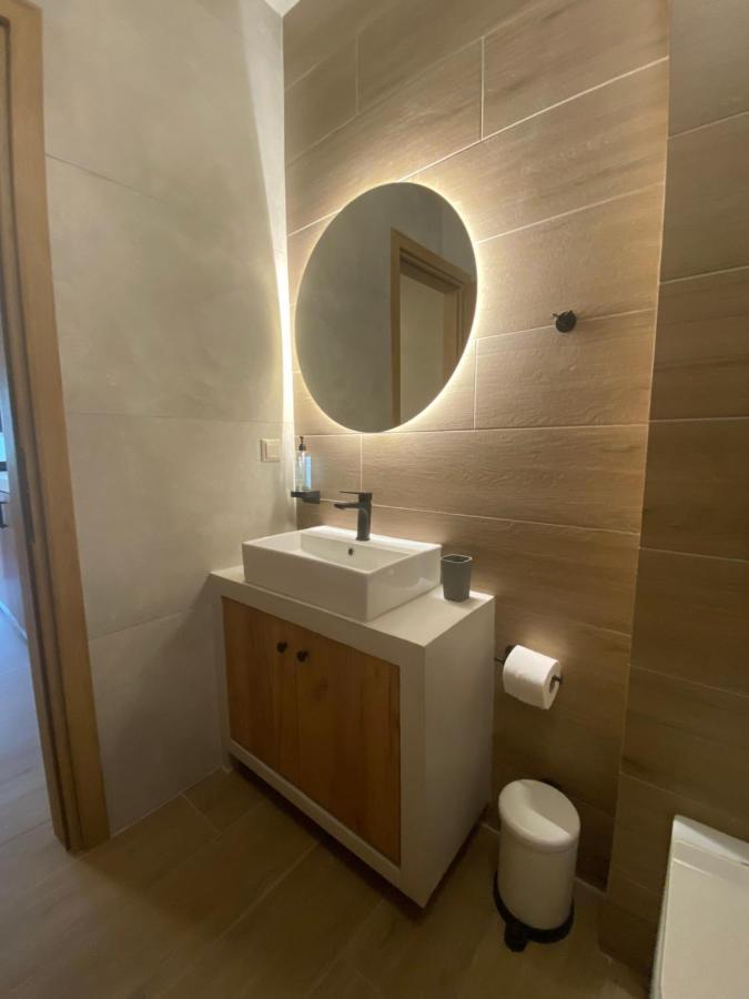 Aristi Boutique Stonehouse With Attic 아파트 외부 사진