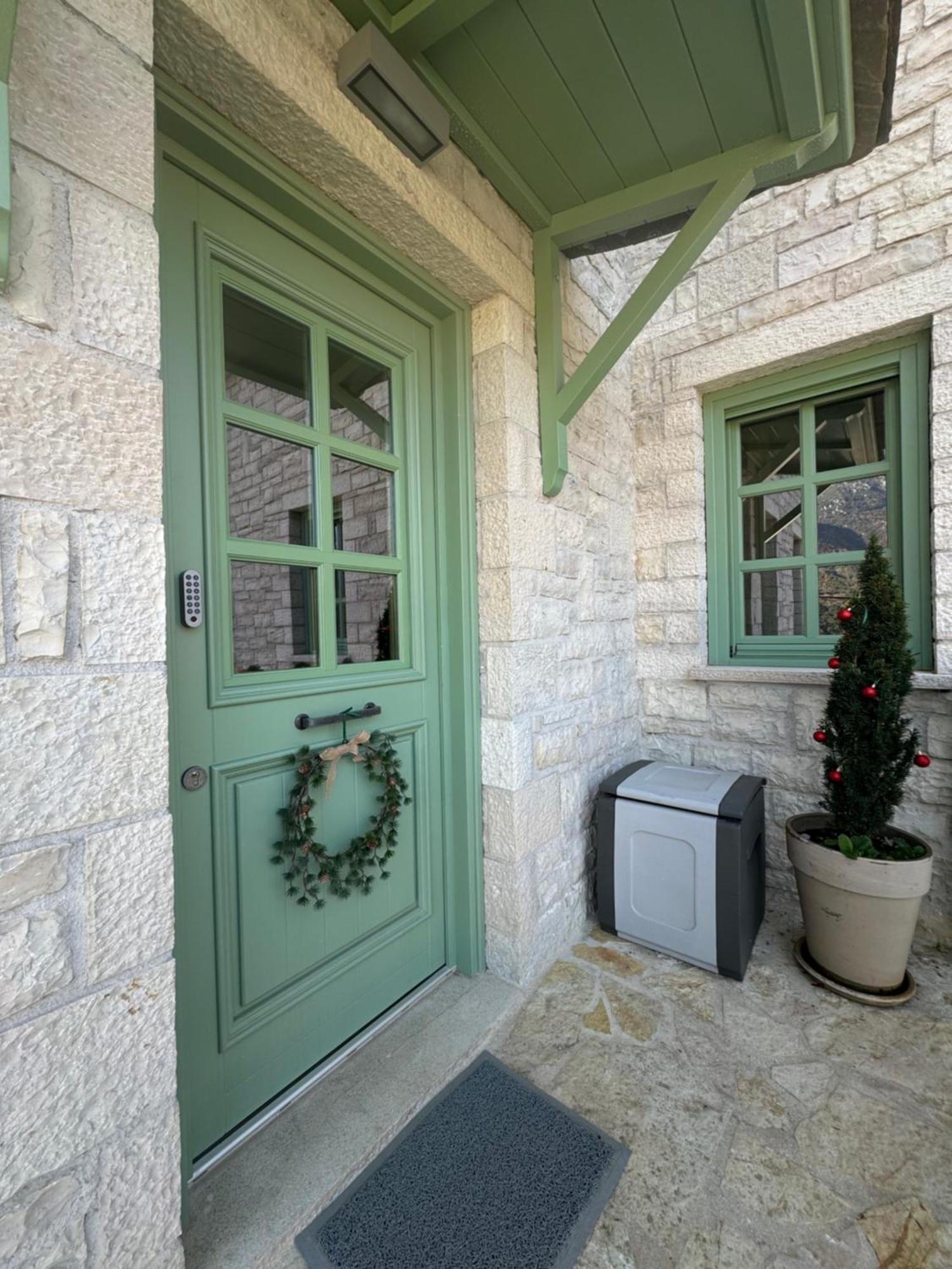 Aristi Boutique Stonehouse With Attic 아파트 외부 사진