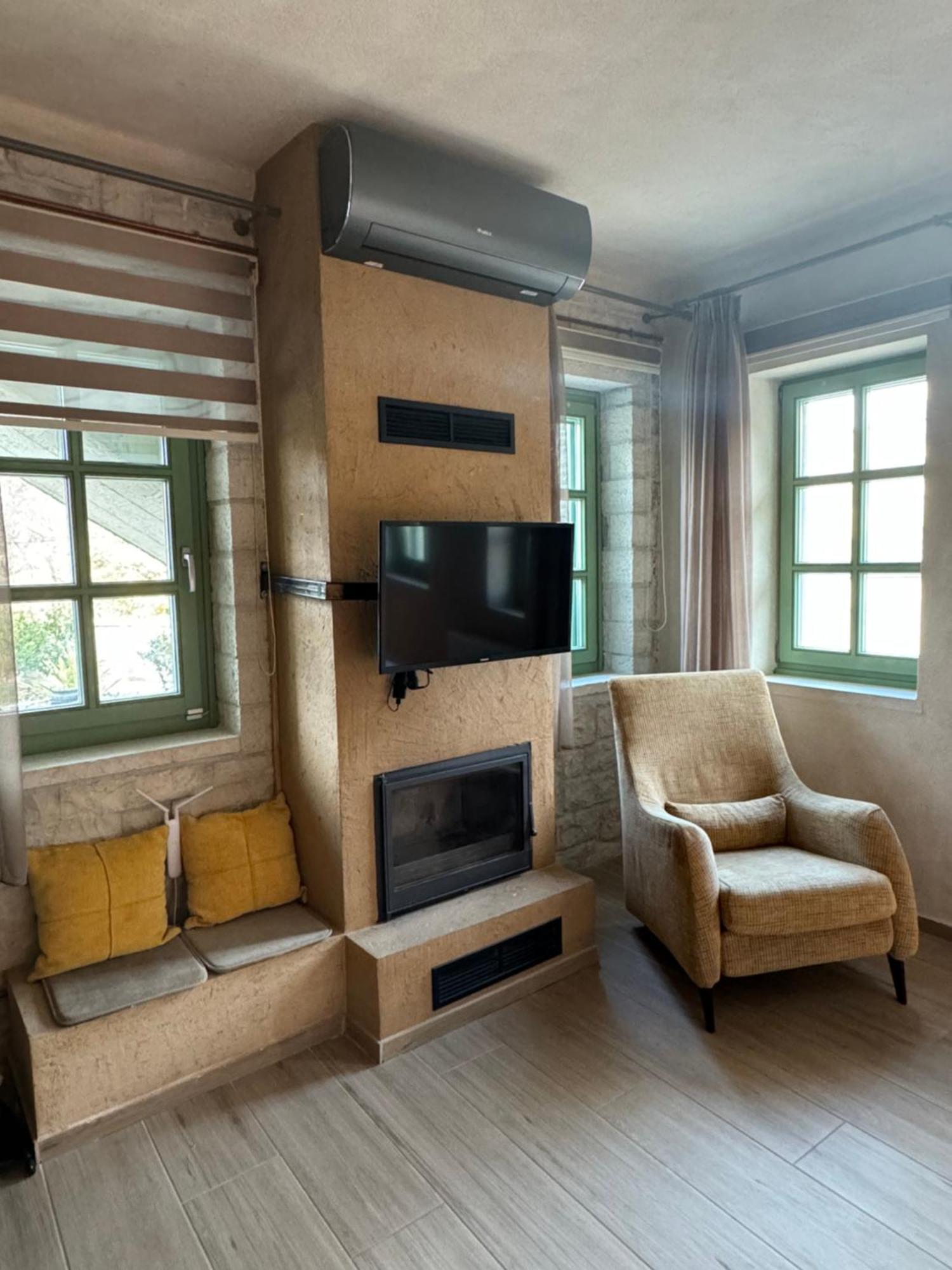 Aristi Boutique Stonehouse With Attic 아파트 외부 사진